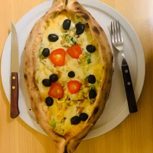Halboffene Pizza